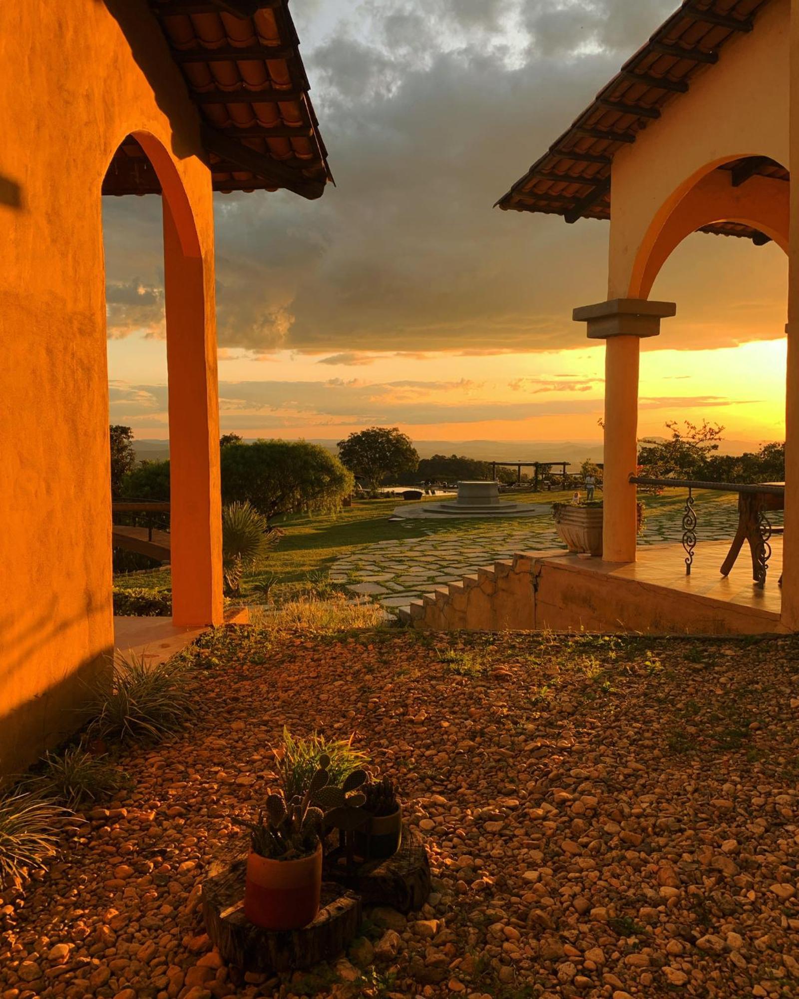 Dos Pireneus Guest house