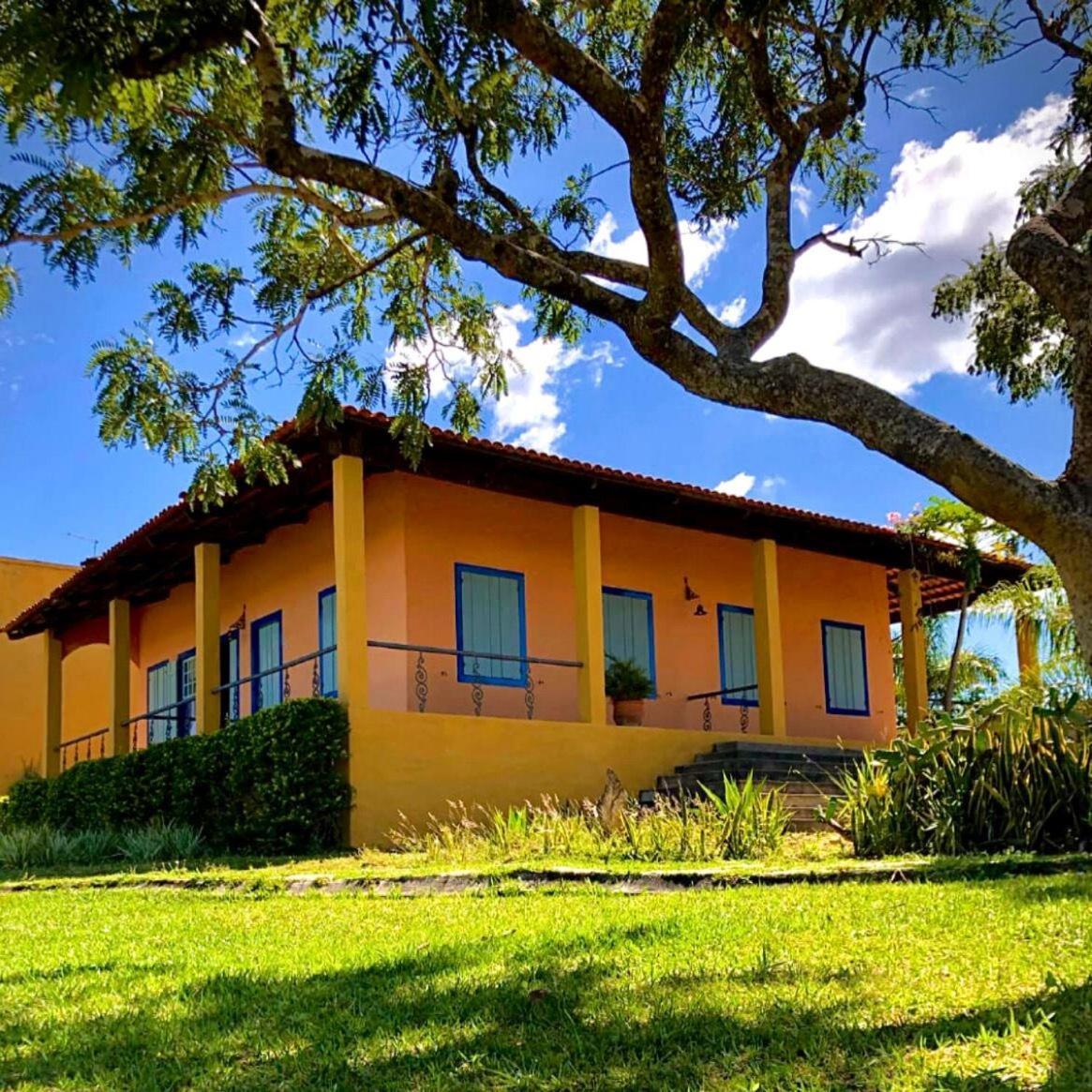 Dos Pireneus Guest house
